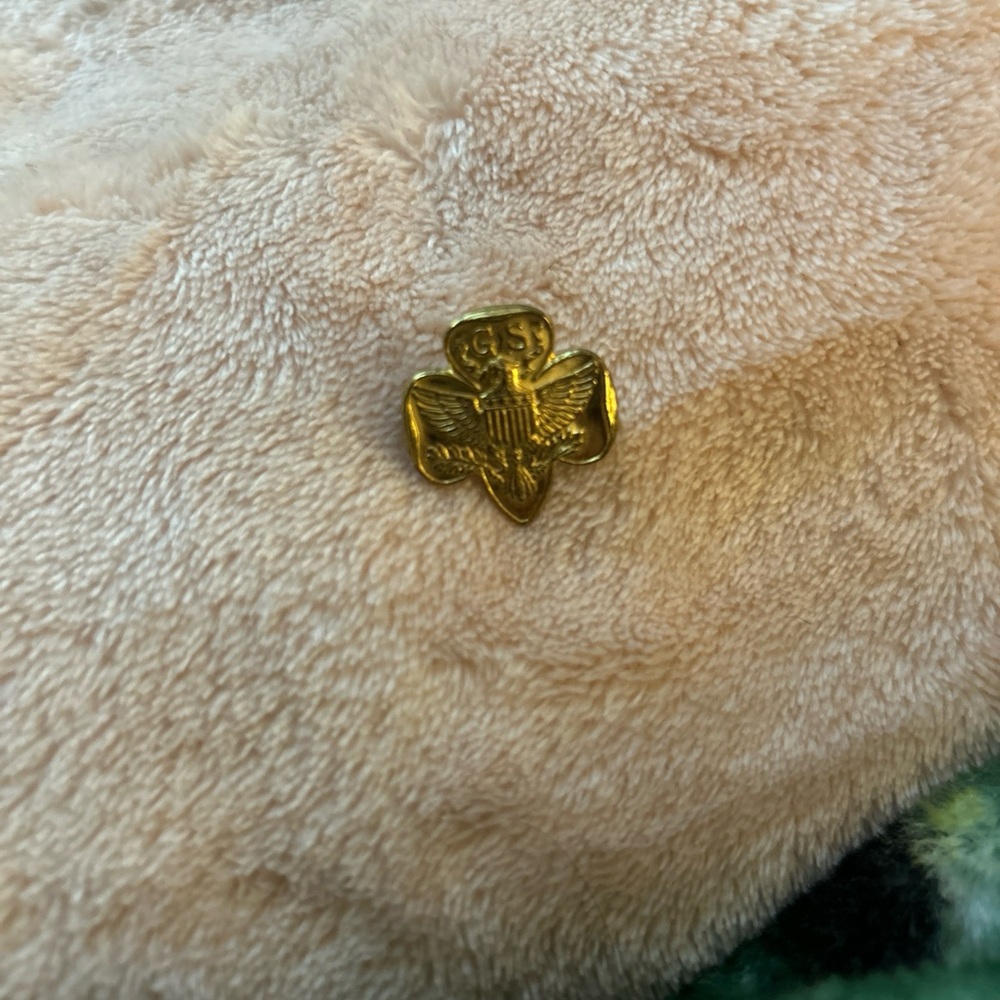 Vintage Gold Tone  GS Emblem Brooch/Pin